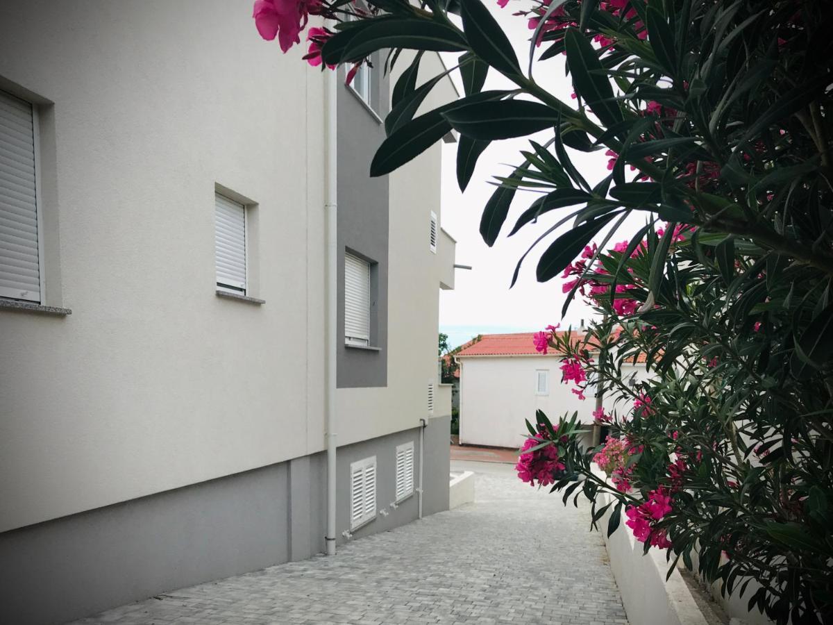 Apartments Luna Novalja Exteriér fotografie